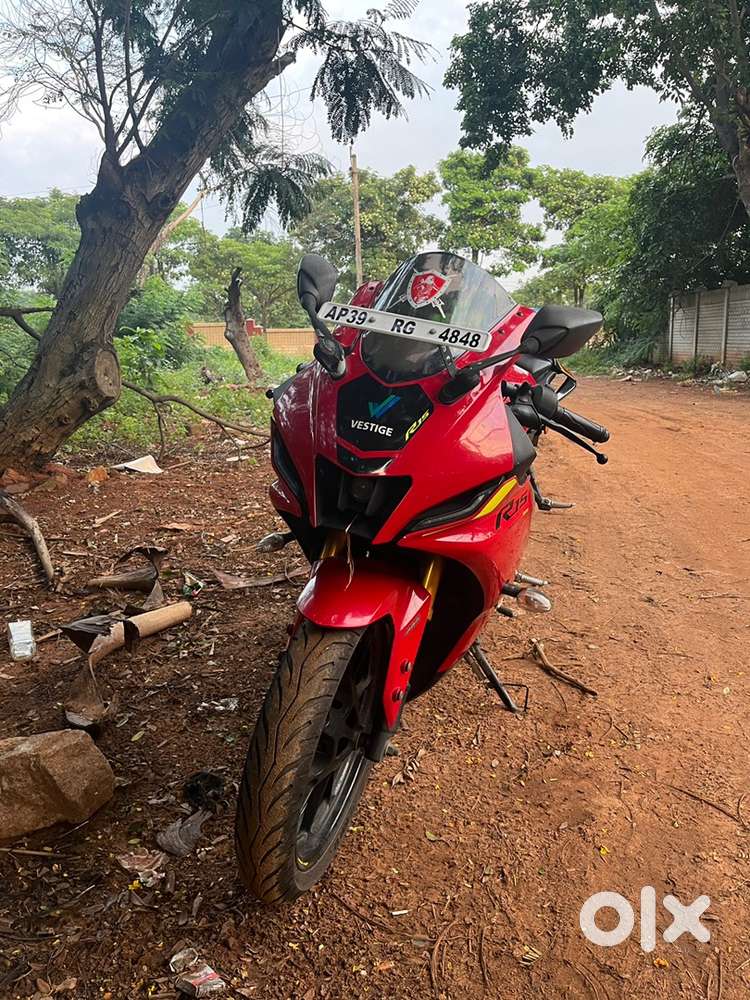 R15 v4 , fully serviced , new tyres , new speedometer