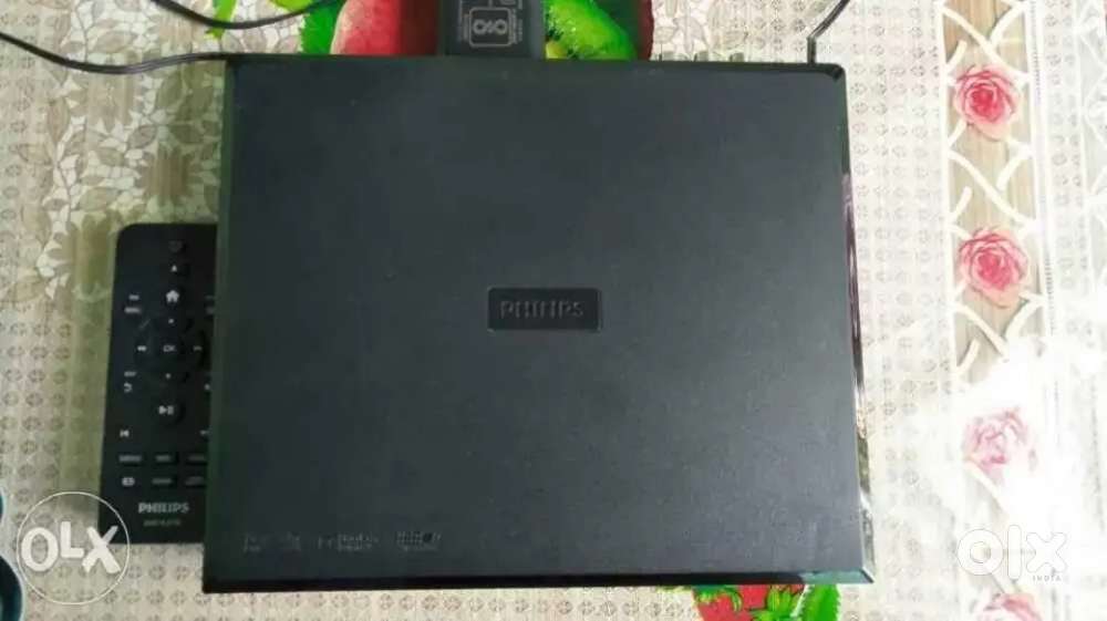 Philips dvd player light weight Good Condition working only 1 year old