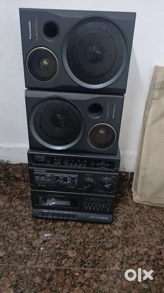 Panasonic tape recorder with speaker