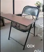 Focus your Studies with Classroom chairs, with writing pad, 8 chairs