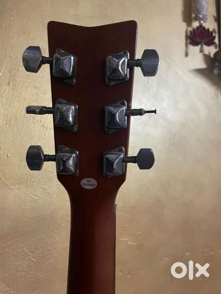 Yamaha F310 aucostic guitar