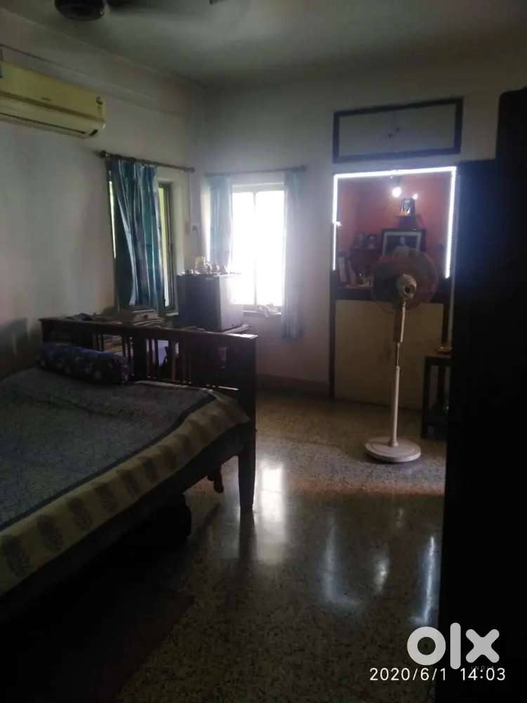 Excellent flat in Patuli Briji west, metro very close.