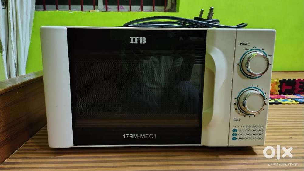 IFB 17L Solo Microwave Oven – Excellent Condition
