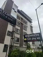 Restaurant me 4-5 steward chahiye