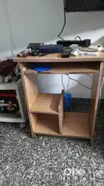 Computer table