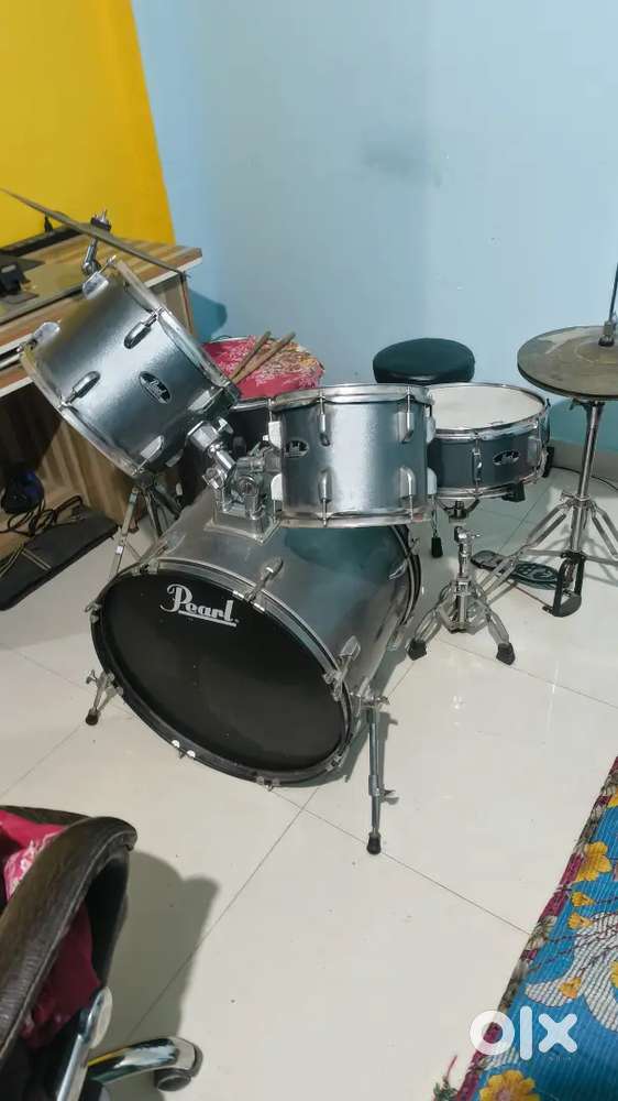 Pearl drum set