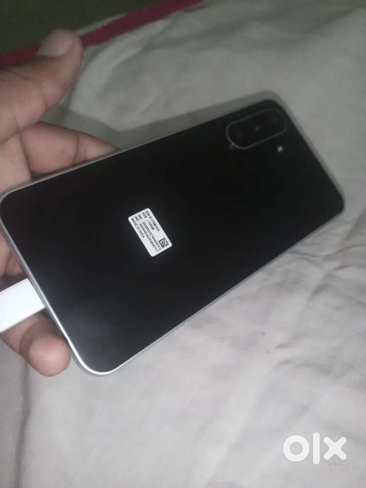 Samsung f17 only 5 day old 6 128