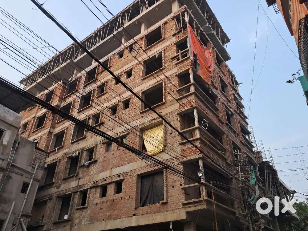 SEMI COMPLEX PROJECT DUMDUM METRO, 2 TOWER, 2 AUTO LIFT, CORNER PLOT