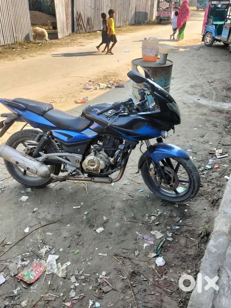 Pulsar 220