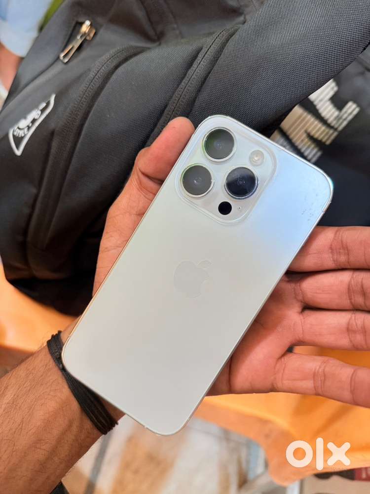 14 Pro White Colour