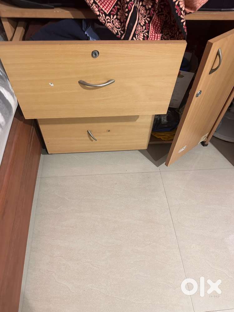 1 storage table and 1 computer table for sale