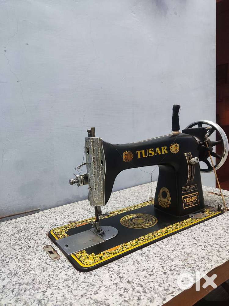 Sewing machine with table setup