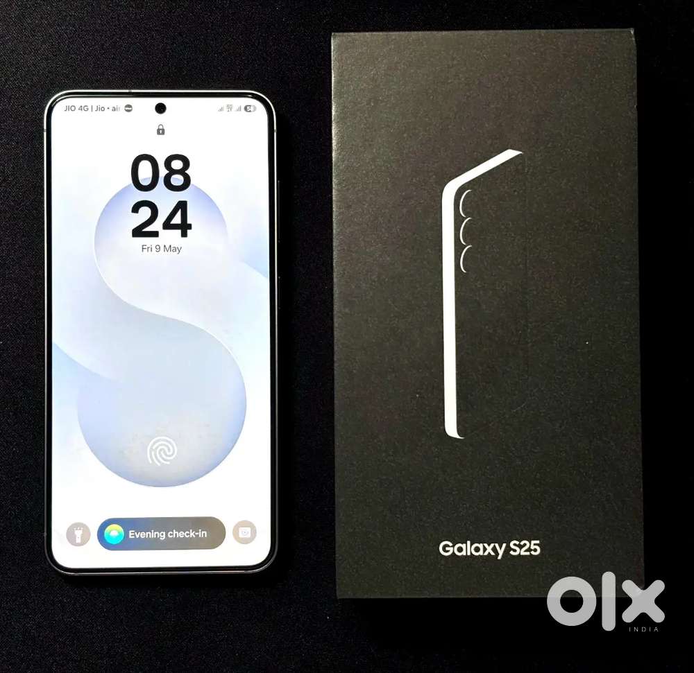 Samsung S25 256gb silver perfect condition!