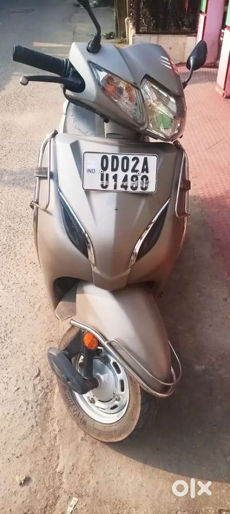 Excellent condition, well-maintained, or scratch-less.
