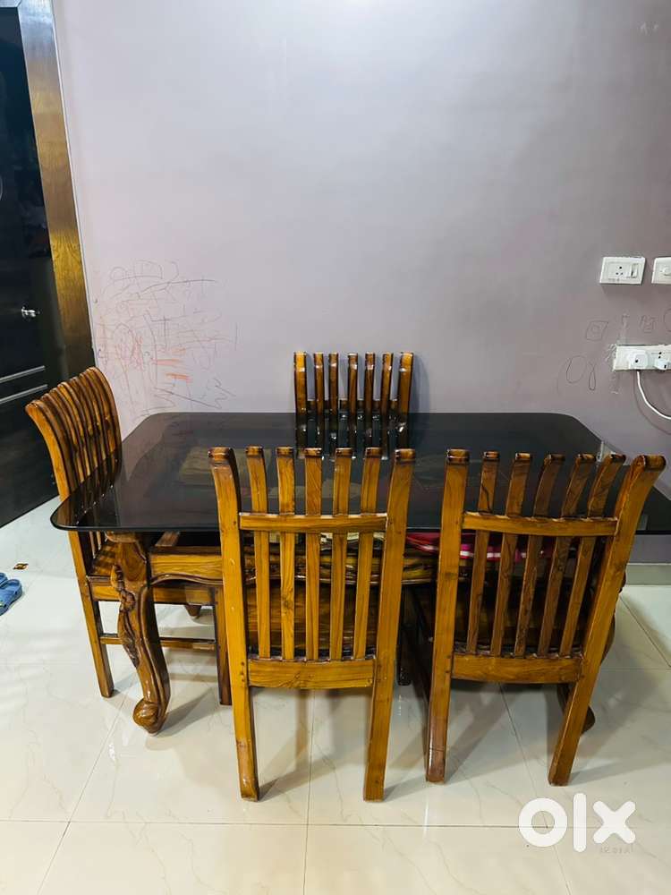 Shegun wood Dining Table with 4 Chairs – Excellent Condition