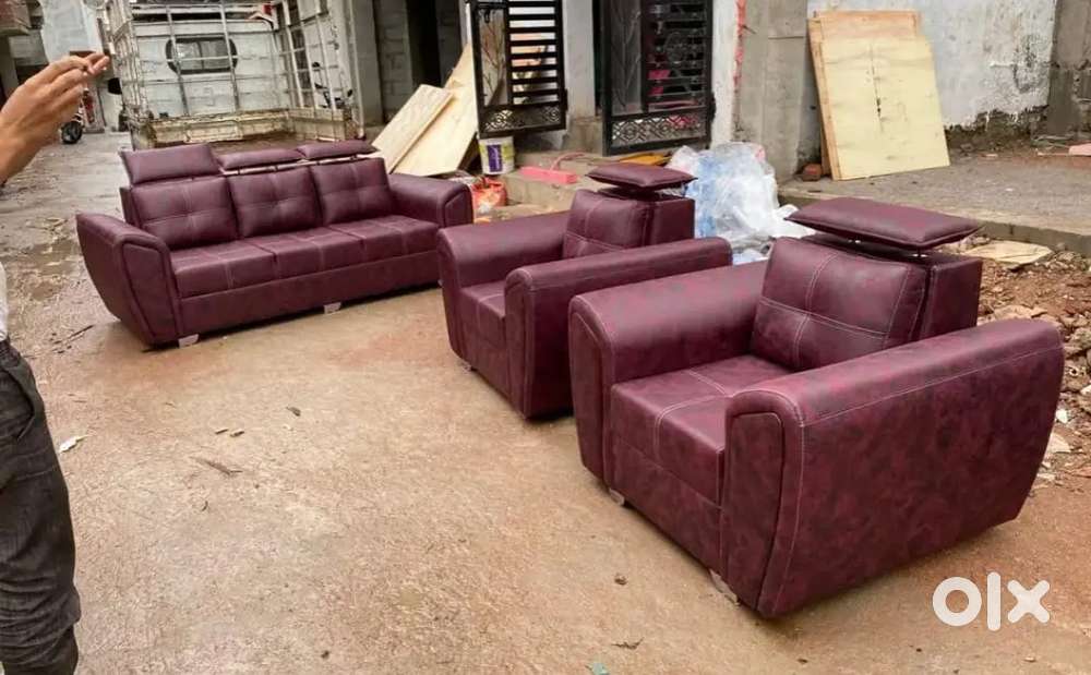 LUXURY MODEL 5 SEATER HEADREST MODEL SOFA AVAILABLE AT ZAMZAM FURNITUR