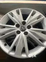 Innova crysta 17” alloy wheel