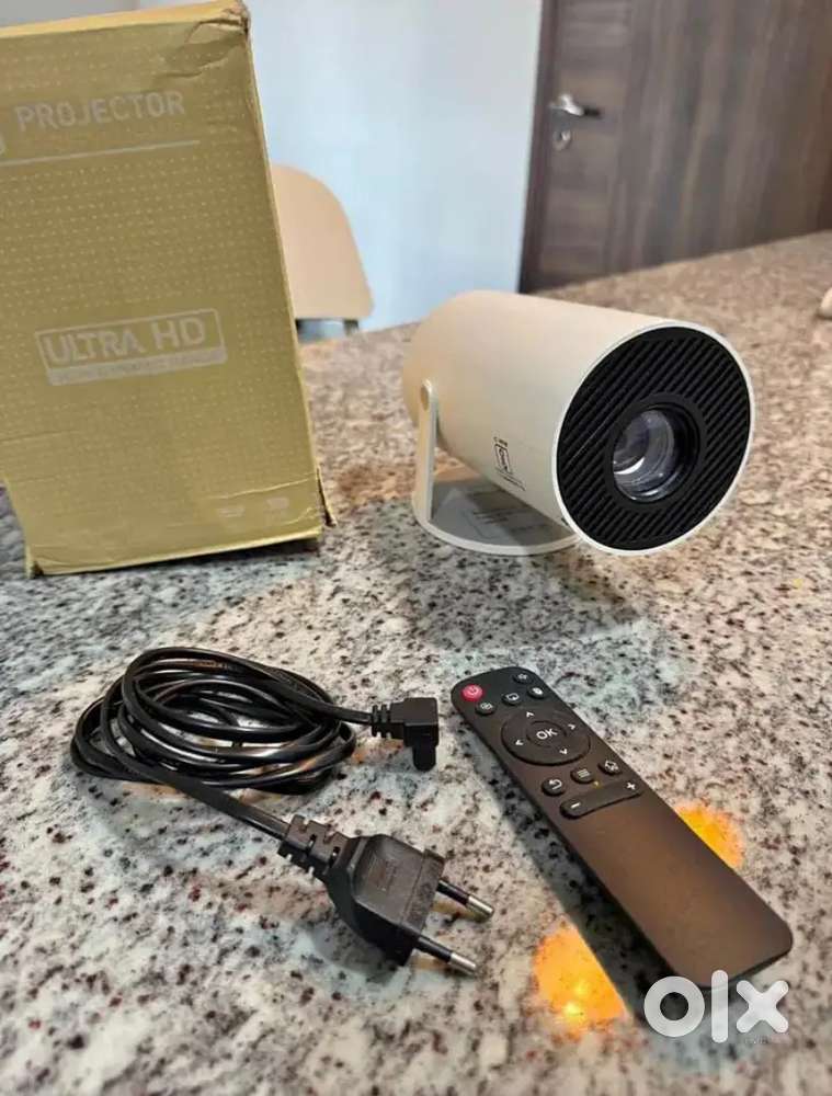 ANDROID MINI PORTABLE PROJECTOR NEW