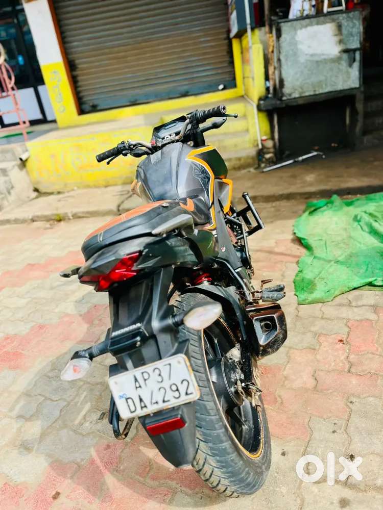 Honda hornet 160r good candishan