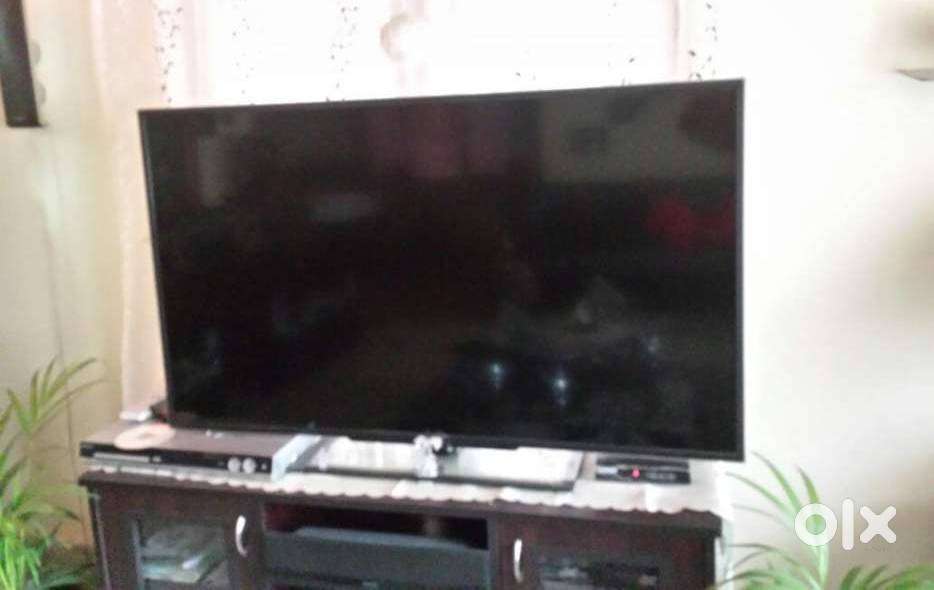 Aiwa Smart 46Japanese Premium Firm Few months old Slimmest UHD LEDTV