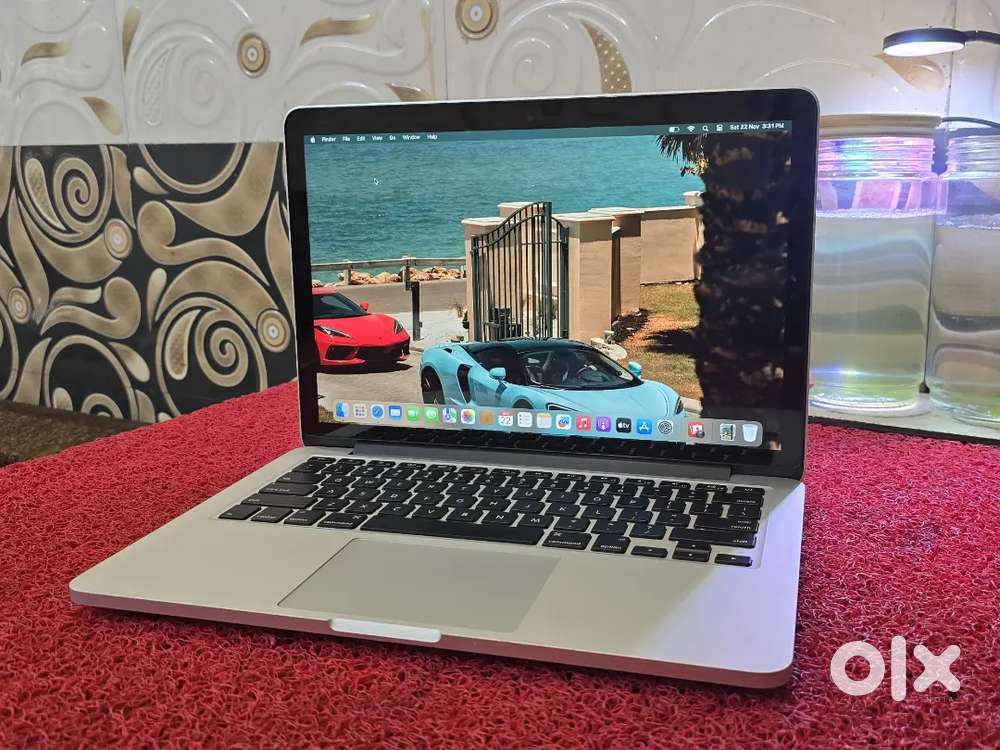 Apple Macbook Pro i5/8gb/512gb SSD 13inch Retina Display