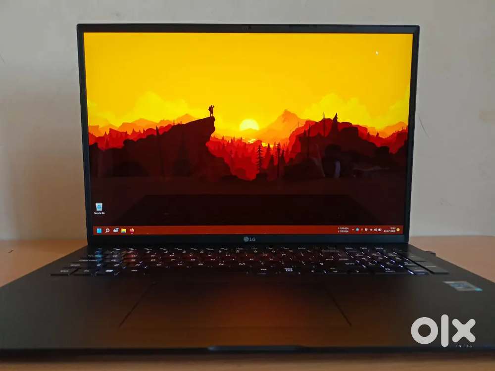 17 inch lightweight and slim business laptop in great condition