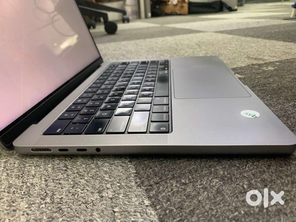 Macbook pro M2 Pro/14inch/16GB RAM/512GB SSD/2023/Good working/Bill