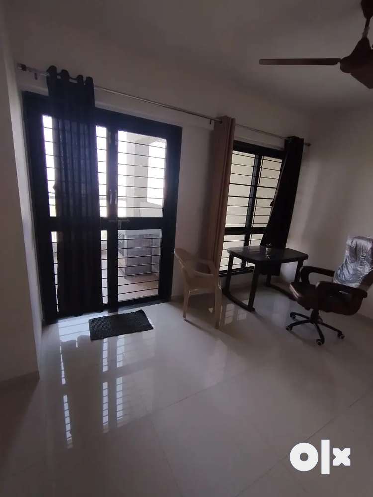 2bhk semi furnished flat Available for family