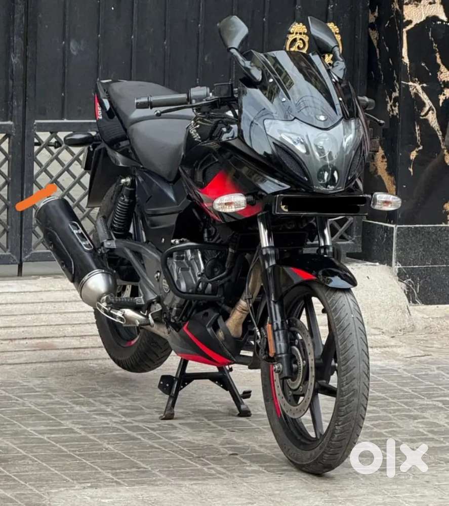 Pulsar 220 bs vi 2021 top model  ist owner fully mint condition