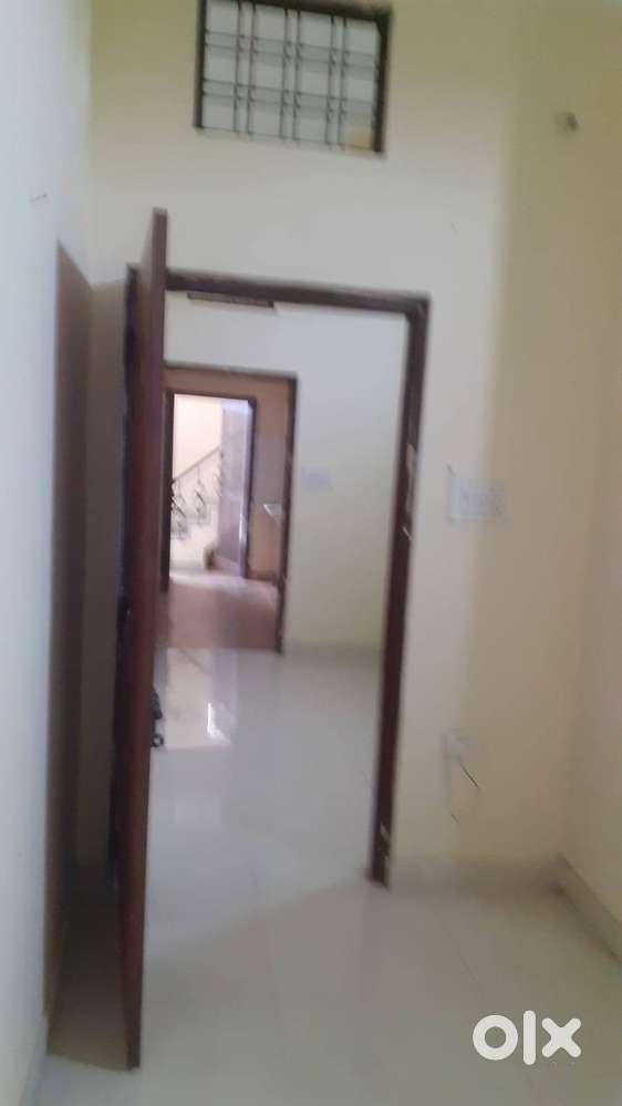 2 room set available for rent