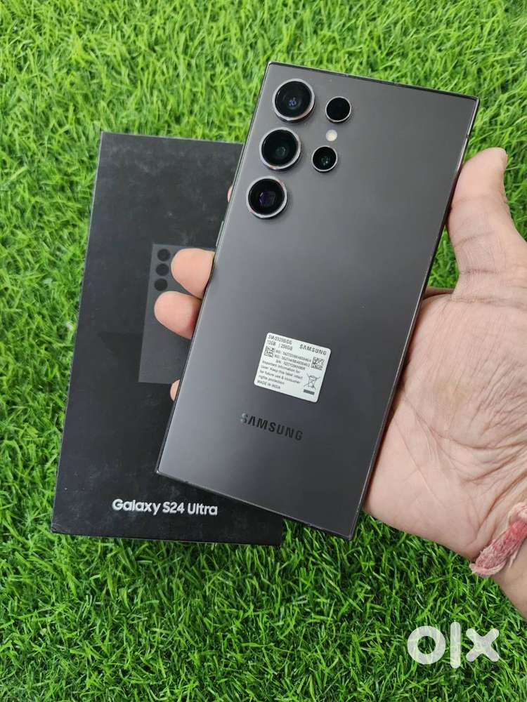Selling S24 Ultra, Less Used, Mint Condition,12/256GB Variant.  Warran