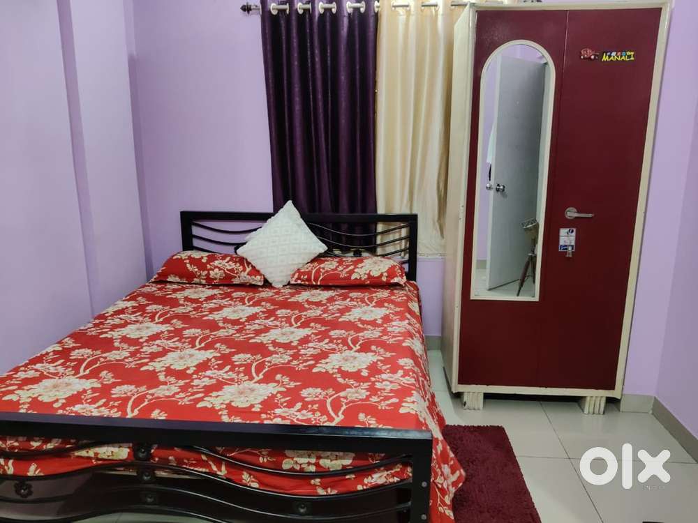 5×6 ft. double bed with mattress plus almirah