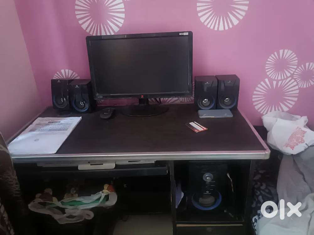 Computer with table