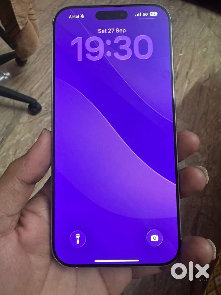 16 pro Max 256 gb white 1 week old with apple care plus