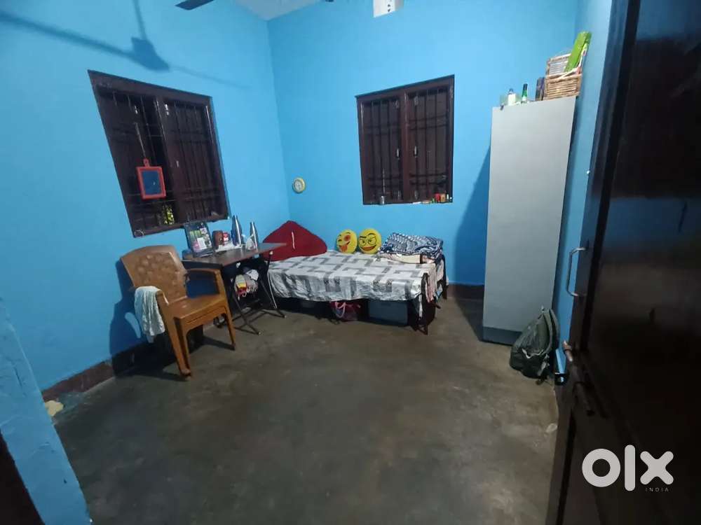 Urgent need a single girl with well doing job.for my another room..