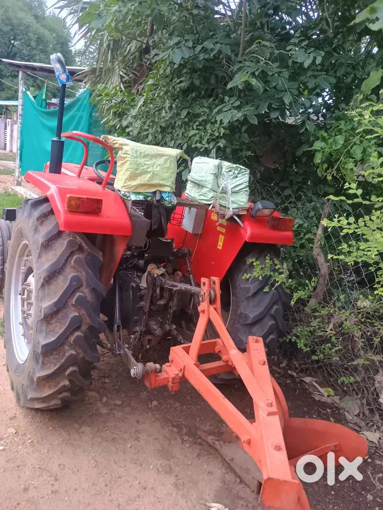 New tractor less driven