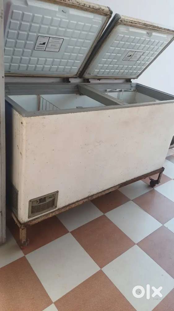500 ltr deep fridge