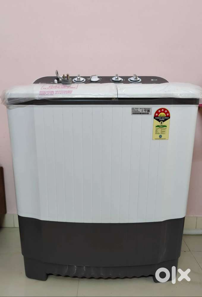 LG semi automatic 7 kg washing machine. Less than 2 months old.