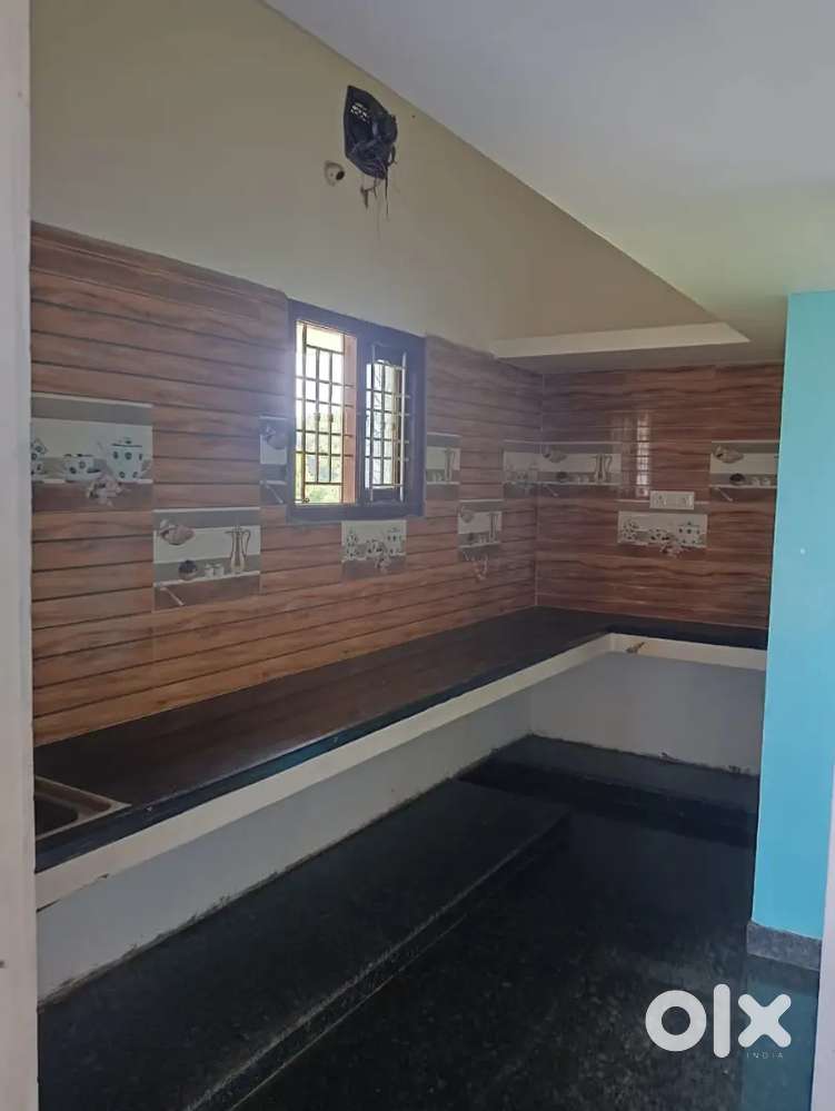 Thiruvallur post office opposite