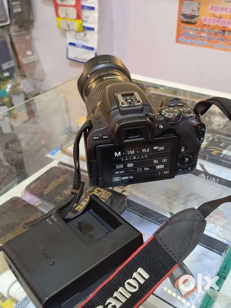 Canon 200D DSLR – Like New Condition  With Charger, 2 Bags&MemoryCard