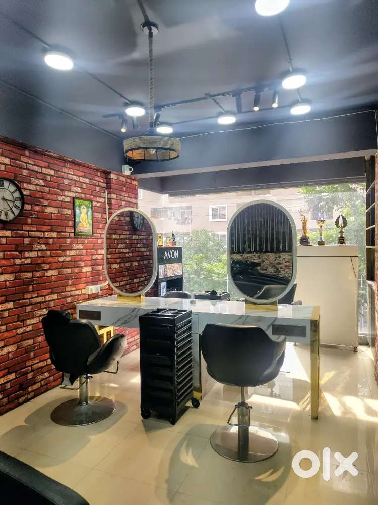 Well Established New Brand Salon/ Lease