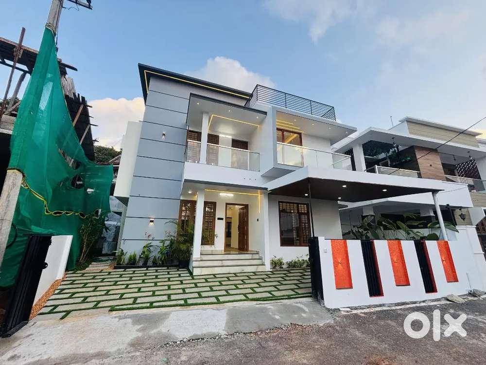 5 BHK House for Sale in Perukavu, Two Bedrooms on Ground Floor