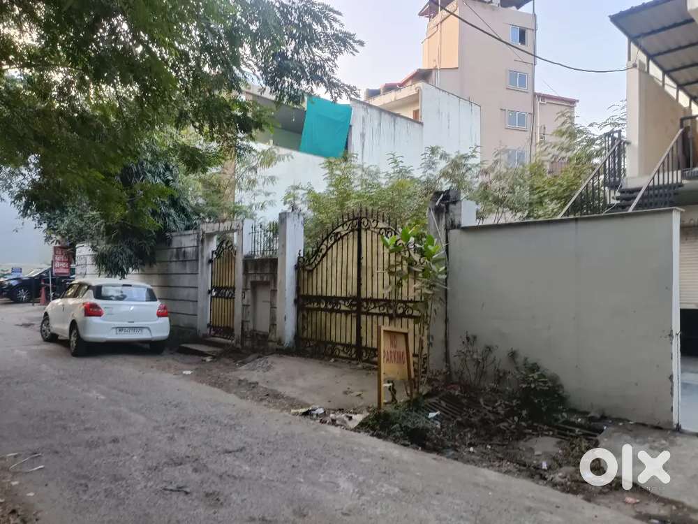 Arera Colony E-3 Main Road (Plot Area .4000 Sqft)