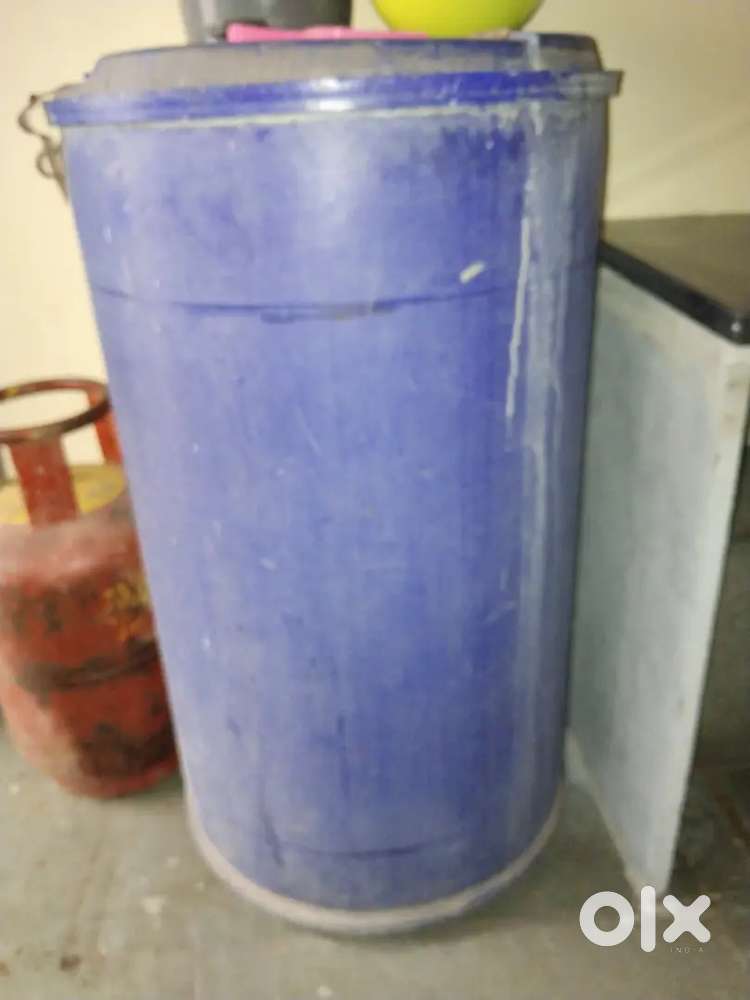 Storage plastic drum