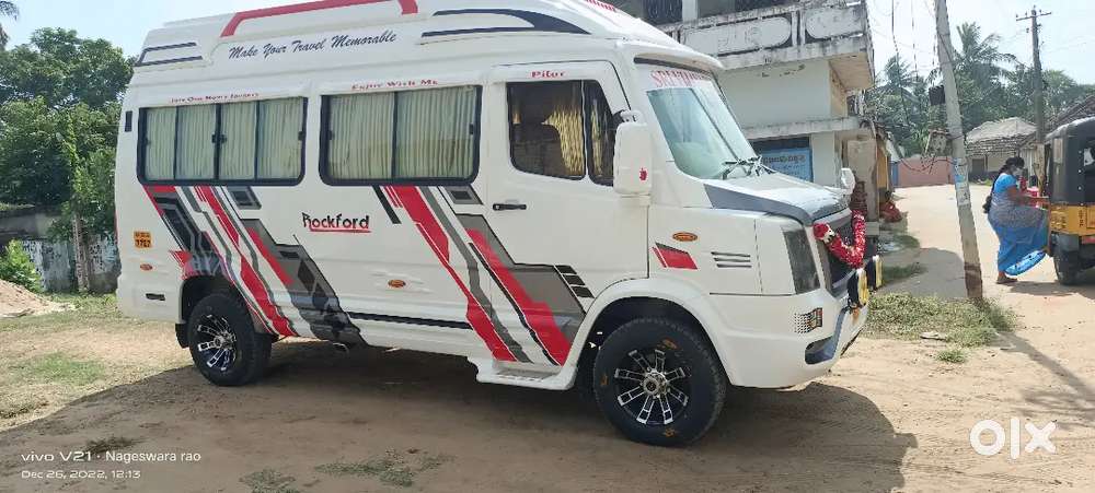 Tempo traveller 12 str