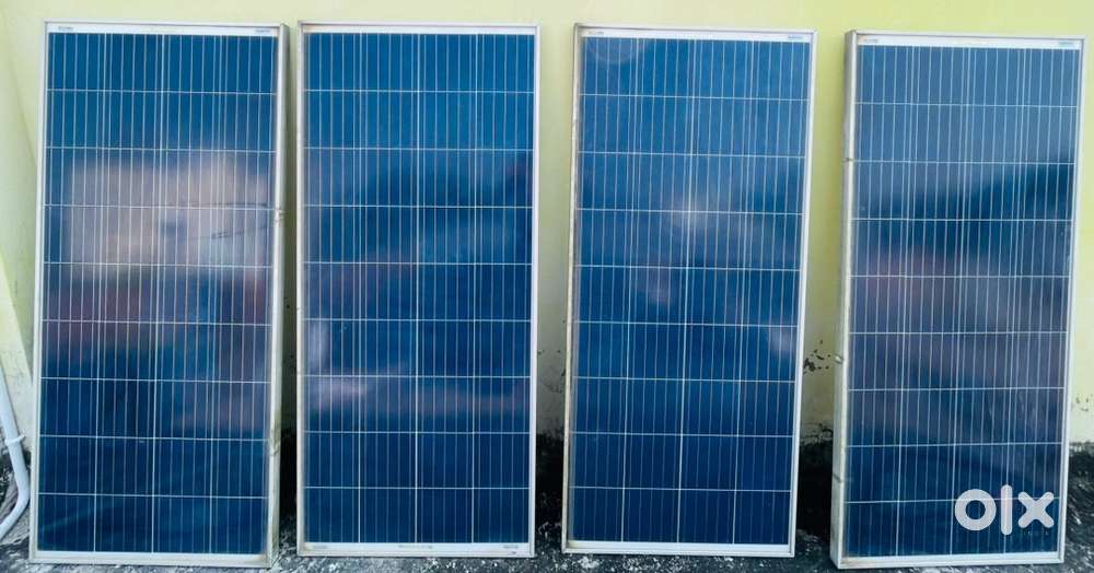 Microteck Solar Panels (4 x 150 W), Charge Controller and GI structure
