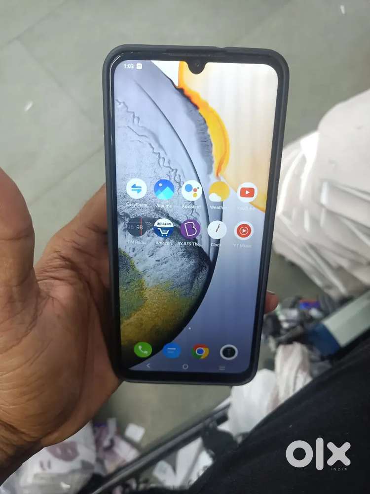 Vivo v21e 5G only phone and original charger