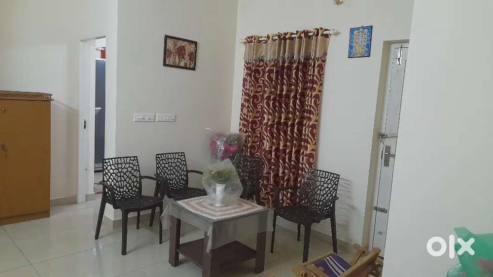 Freehold  upstairs in a gated property for Rent