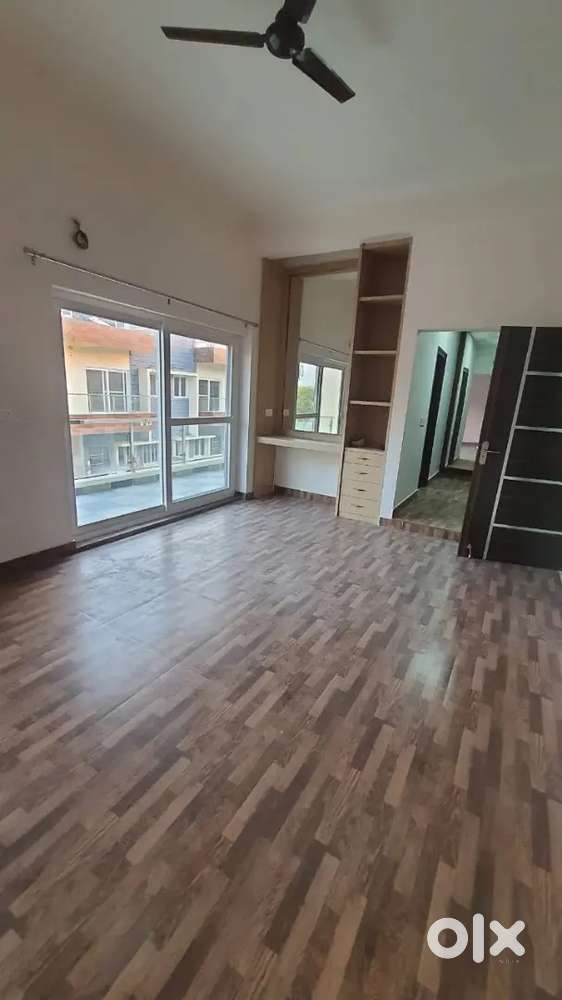 AMILTUS 4 BEDROOM WITH DRAWING ROOM DINING ROOM STORAGE ROOM VIP ROOMS