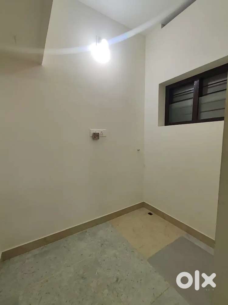 Bachellor (Gents)FURNISHED INDEPENDENT HOUSE FOR RENT IN VAZHUTHACAUD